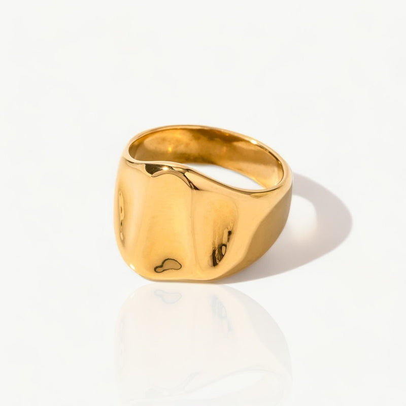 Wavy Gold Ring- Nahzshop