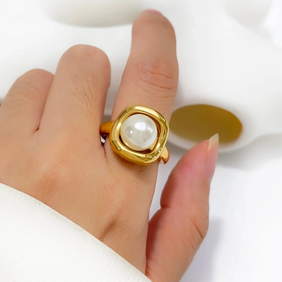 Elegant Pearl Ring - nahzshop