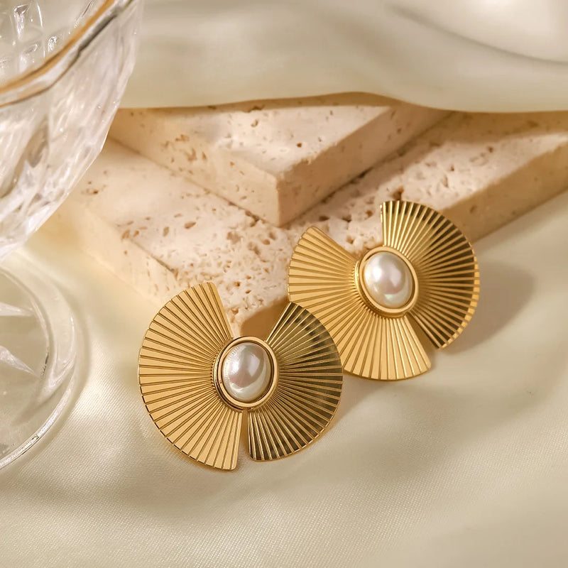 Pearl Fan Earring - Nahzshop