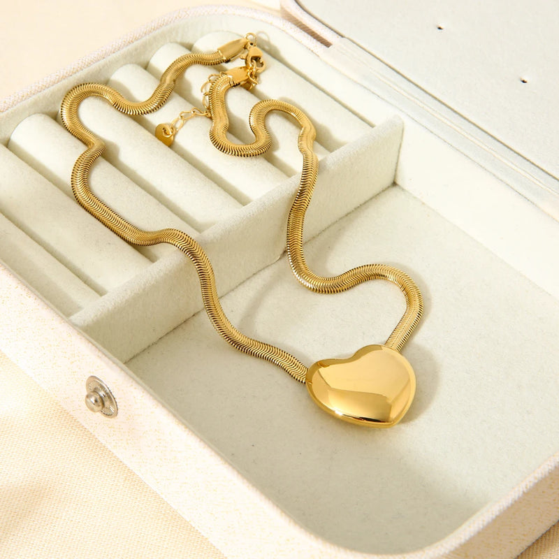 Gold Heart Necklace - Nahzshop