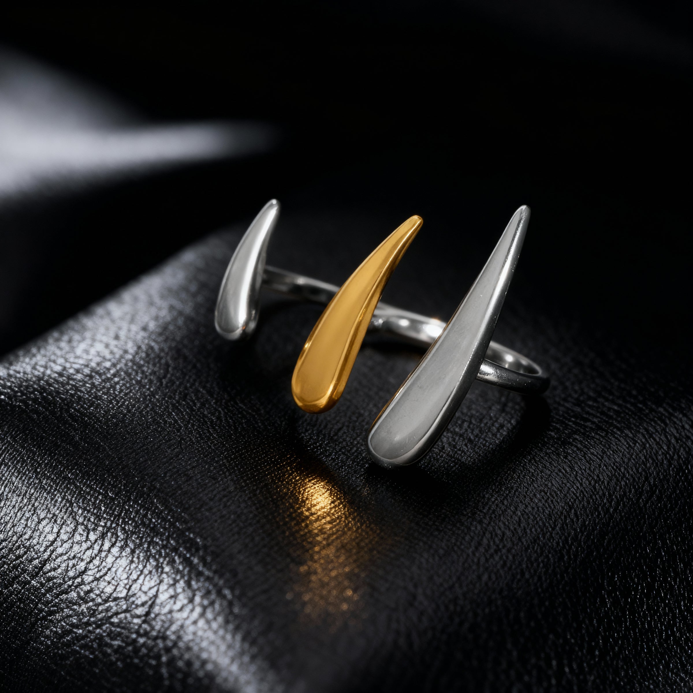 Sculptural Double Finger Ring