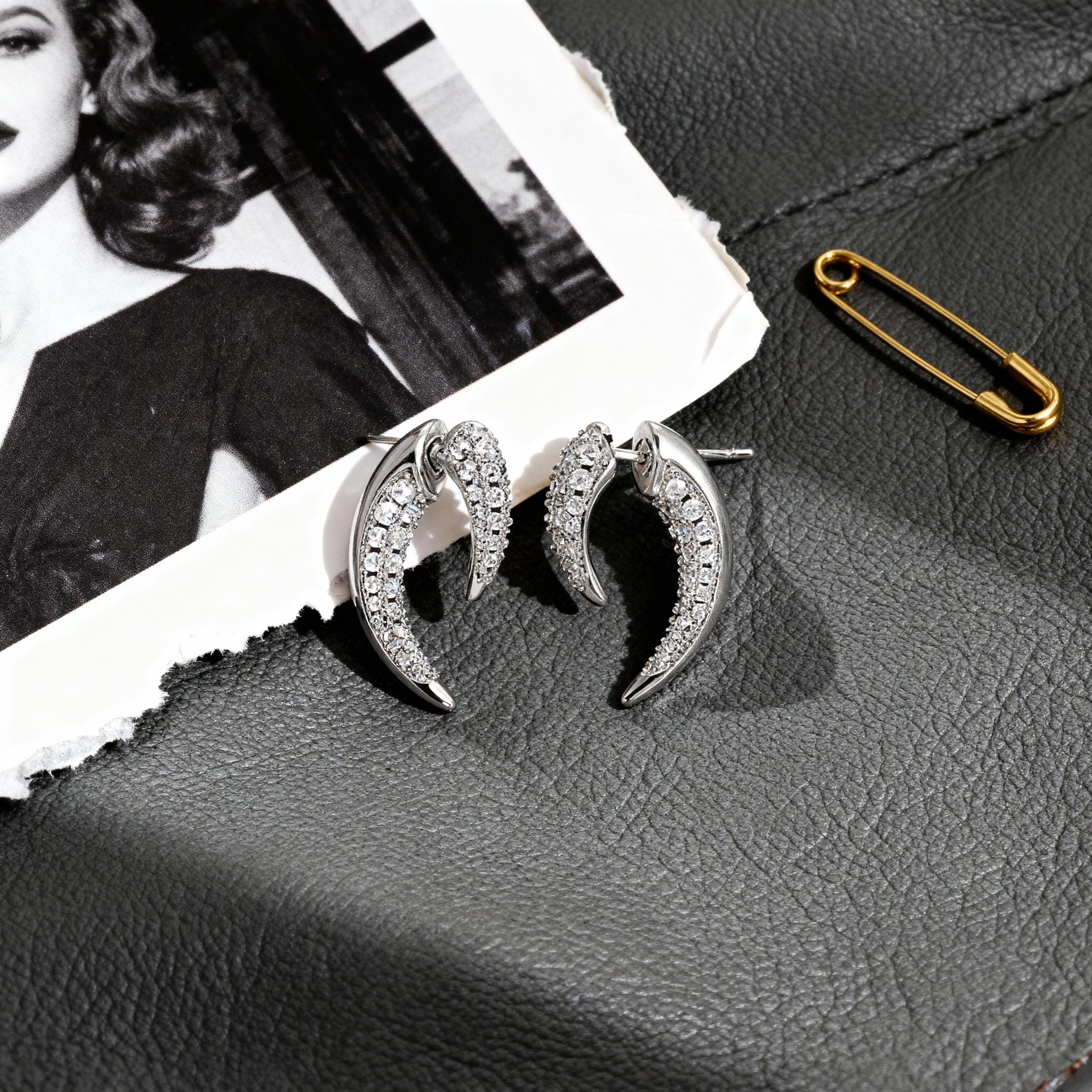 French Retro Golden Horn Earrings