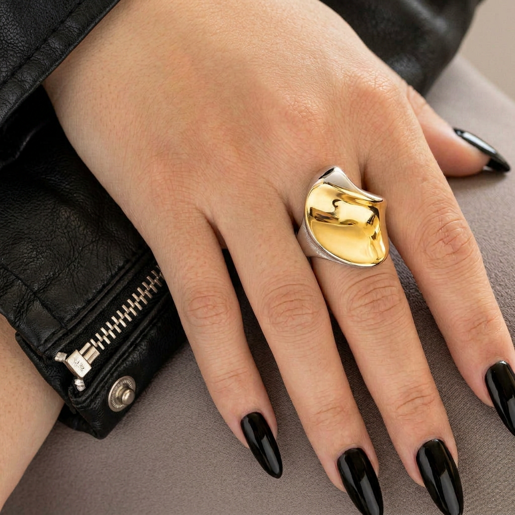 Monolith Ring