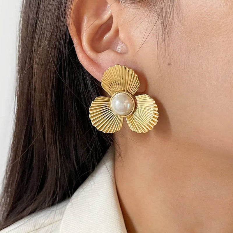 Flower Pearl Earrings- Nahzshop